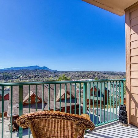 Gorgeous 2Bd 2Bth Condo With Mountain Views Pool Hot Tub Game Room Close To Parkway Pigeon Forge Extérieur photo