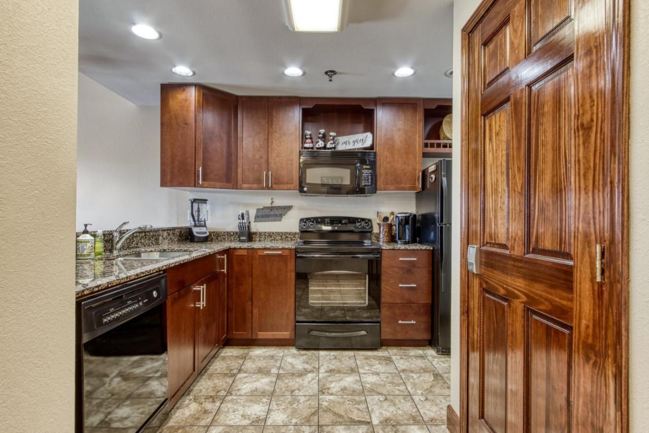 Gorgeous 2Bd 2Bth Condo With Mountain Views Pool Hot Tub Game Room Close To Parkway Pigeon Forge Extérieur photo