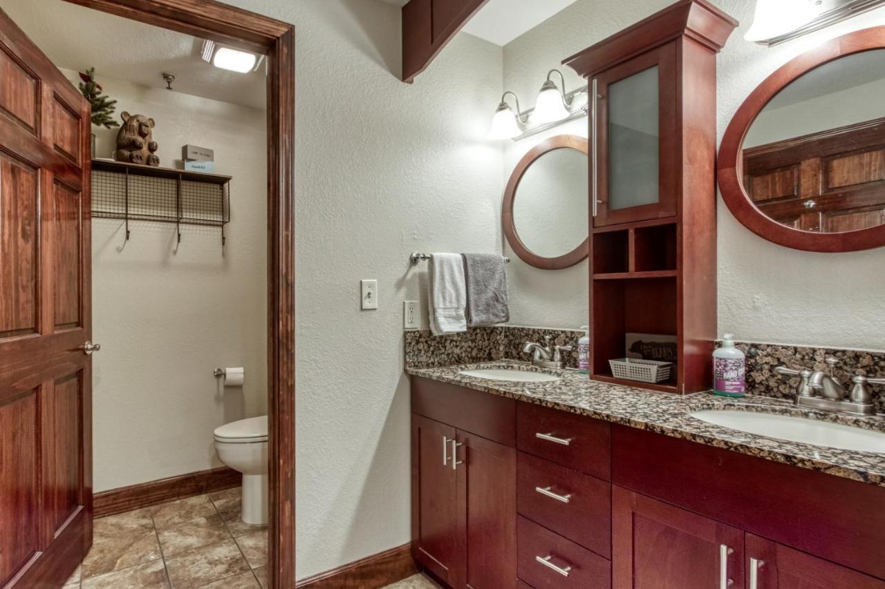 Gorgeous 2Bd 2Bth Condo With Mountain Views Pool Hot Tub Game Room Close To Parkway Pigeon Forge Extérieur photo