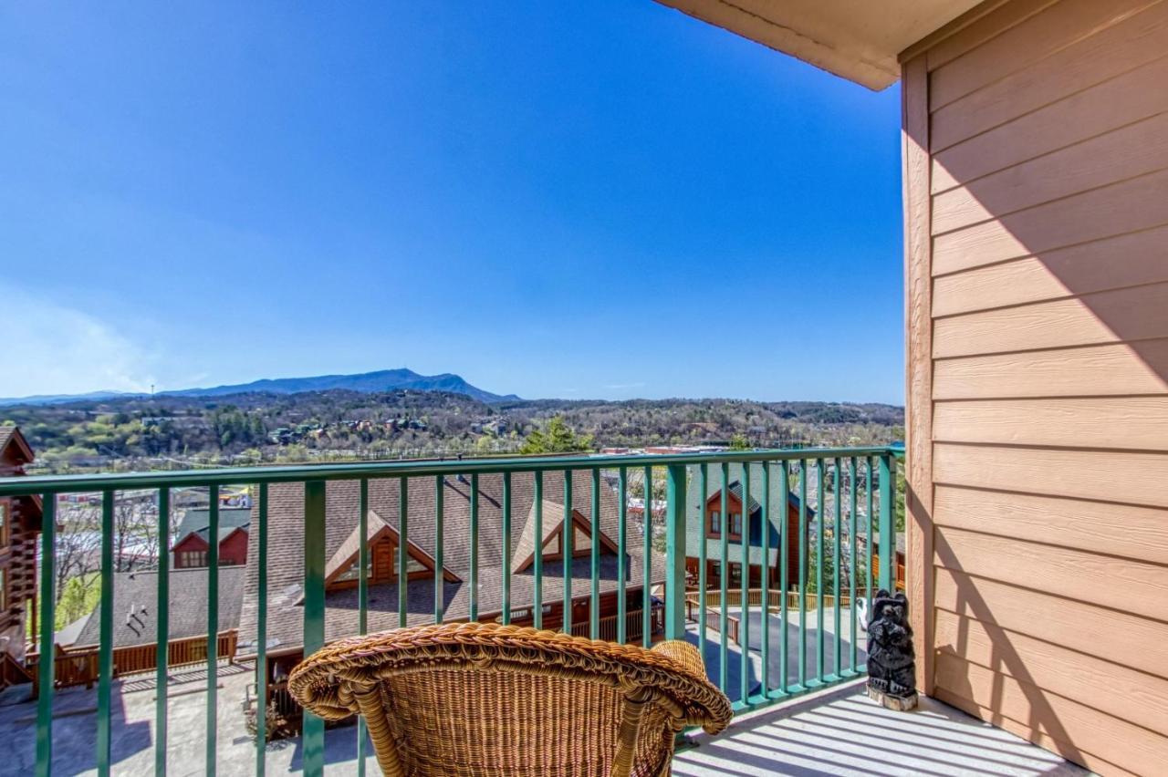 Gorgeous 2Bd 2Bth Condo With Mountain Views Pool Hot Tub Game Room Close To Parkway Pigeon Forge Extérieur photo