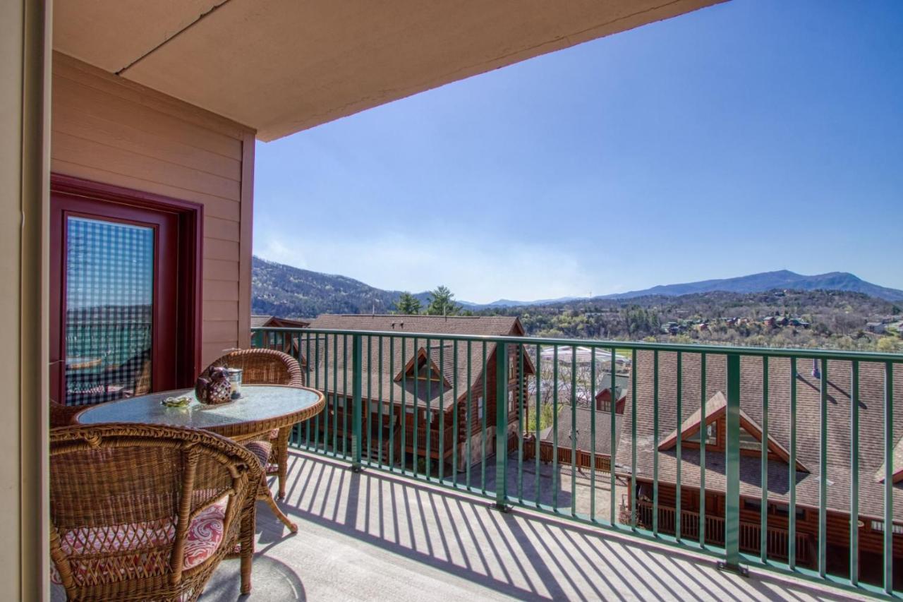 Gorgeous 2Bd 2Bth Condo With Mountain Views Pool Hot Tub Game Room Close To Parkway Pigeon Forge Extérieur photo