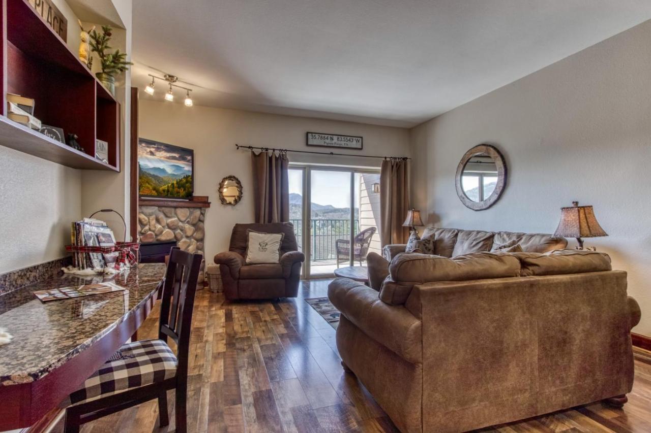 Gorgeous 2Bd 2Bth Condo With Mountain Views Pool Hot Tub Game Room Close To Parkway Pigeon Forge Extérieur photo