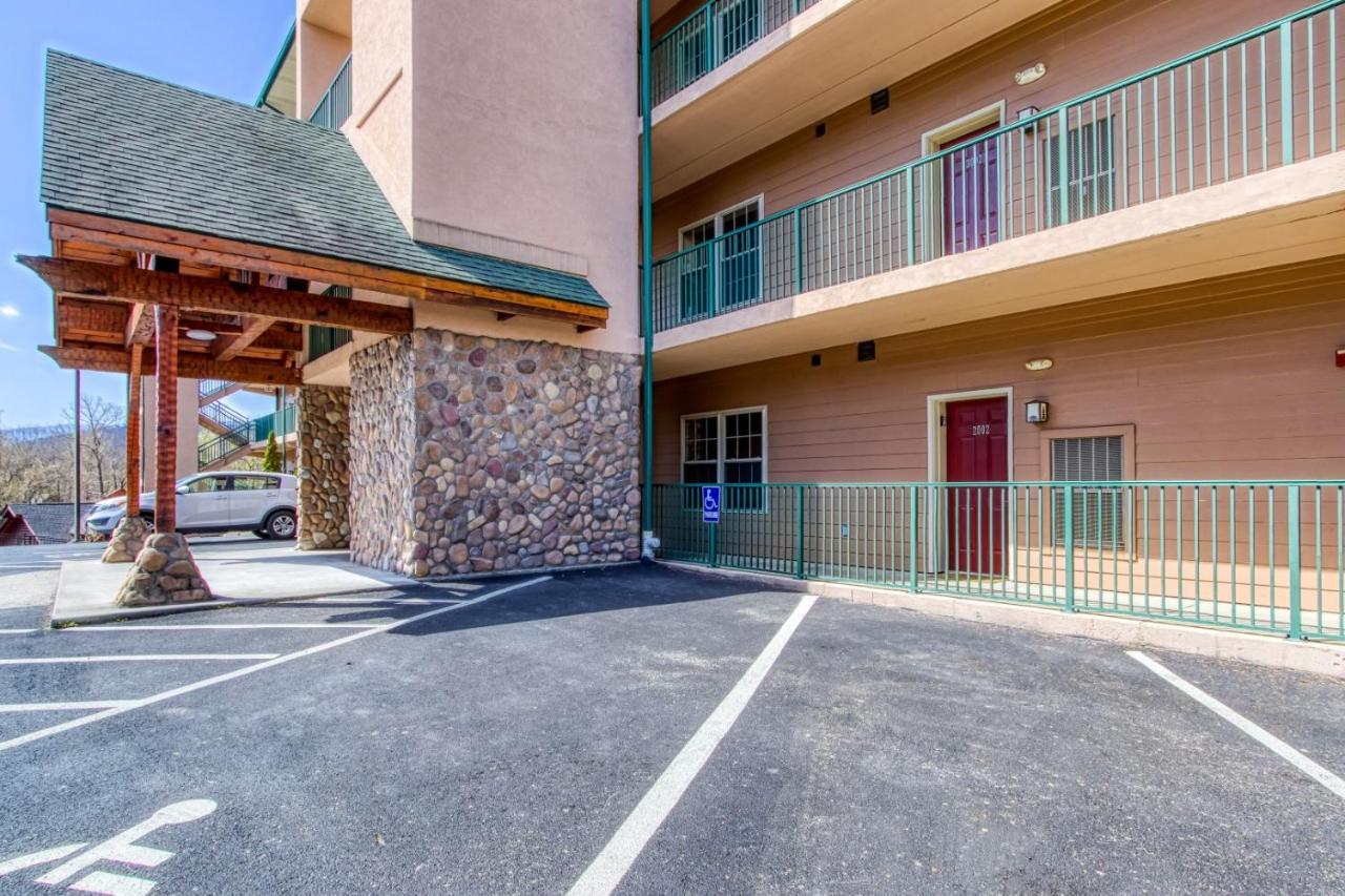 Gorgeous 2Bd 2Bth Condo With Mountain Views Pool Hot Tub Game Room Close To Parkway Pigeon Forge Extérieur photo