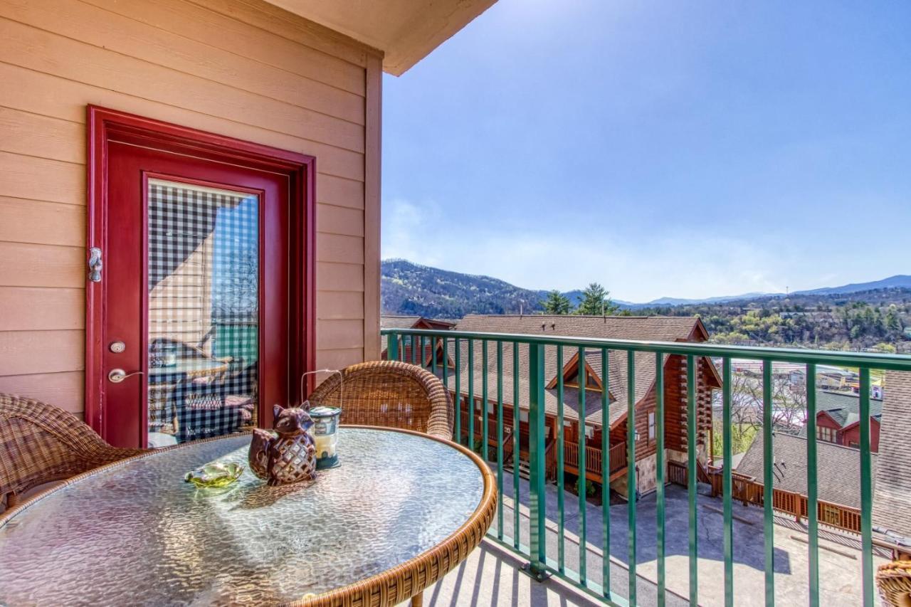Gorgeous 2Bd 2Bth Condo With Mountain Views Pool Hot Tub Game Room Close To Parkway Pigeon Forge Extérieur photo