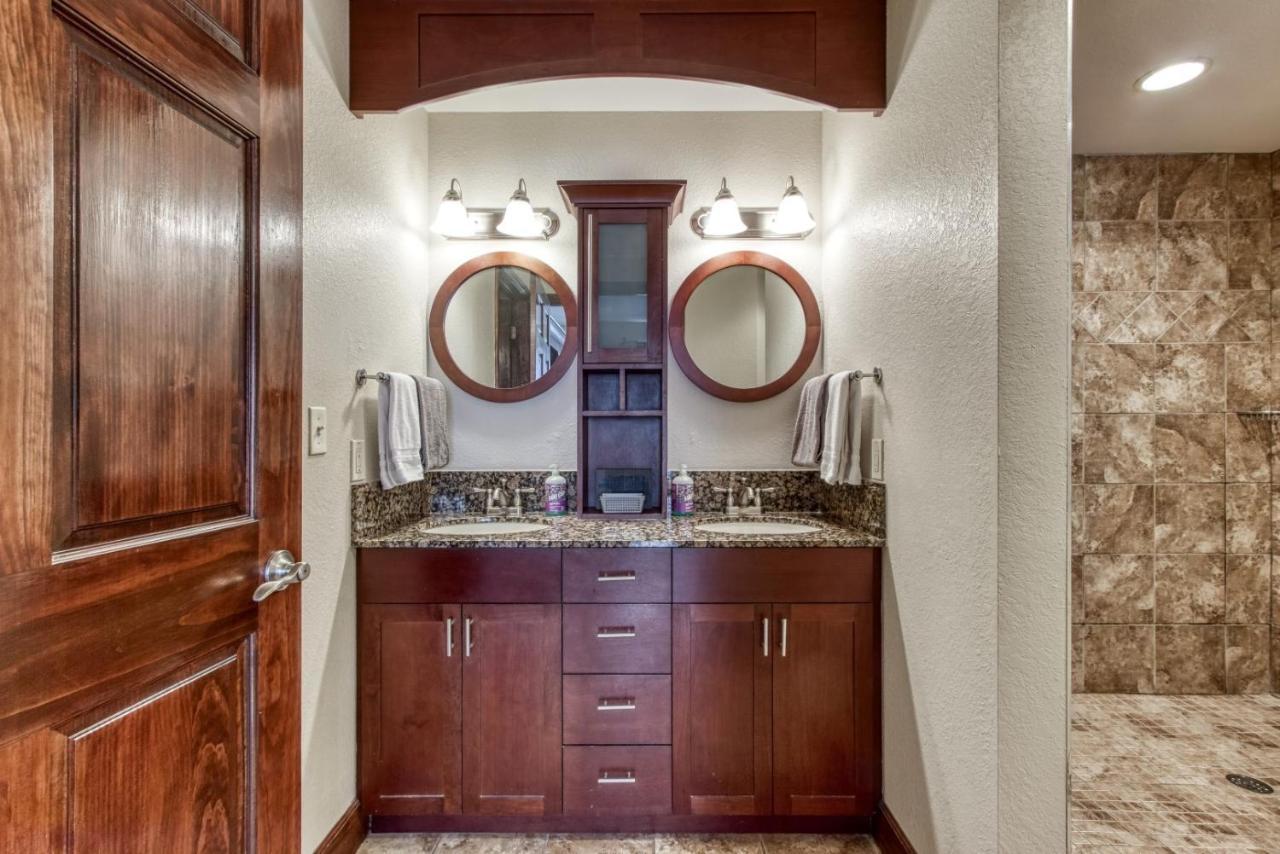 Gorgeous 2Bd 2Bth Condo With Mountain Views Pool Hot Tub Game Room Close To Parkway Pigeon Forge Extérieur photo